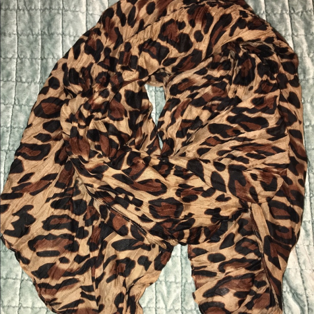 leopard scarf 🖤